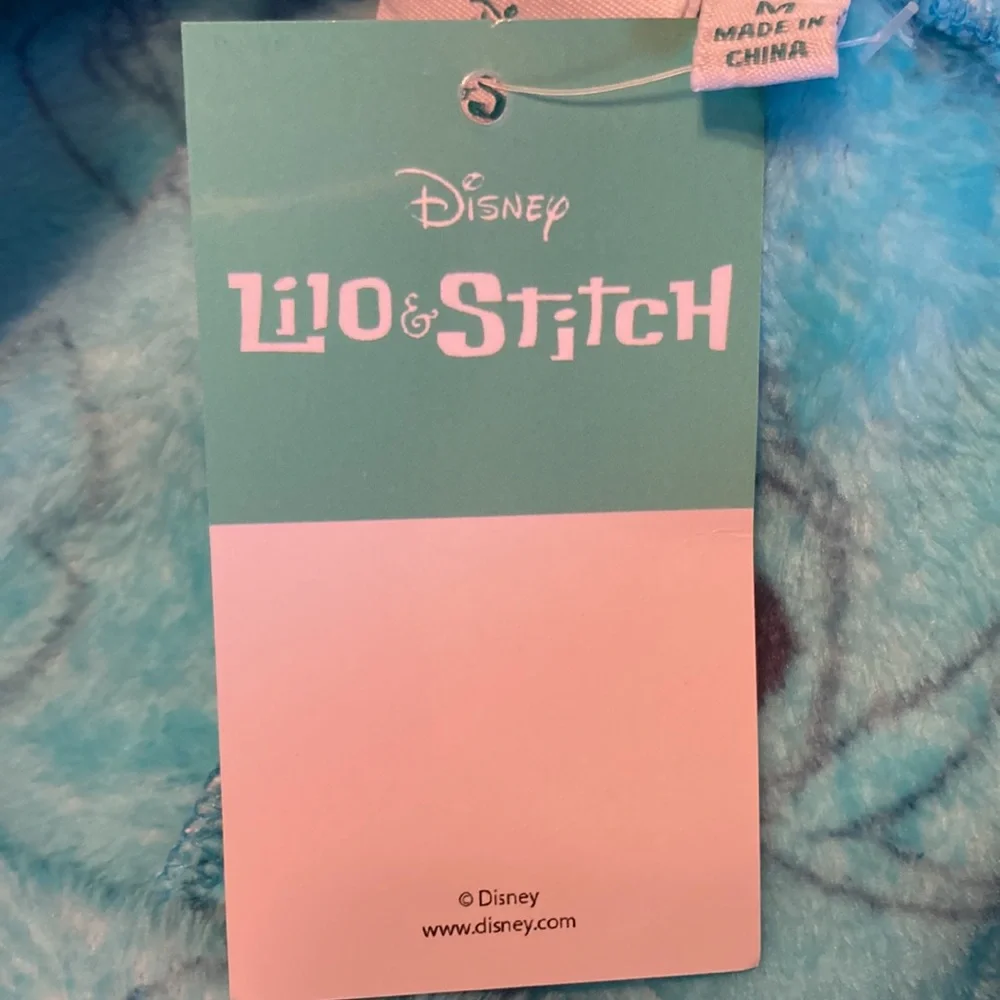 🟥 Disney Stitch Junior’s PJ shorts (NWT) size M - Picture 7 of 7